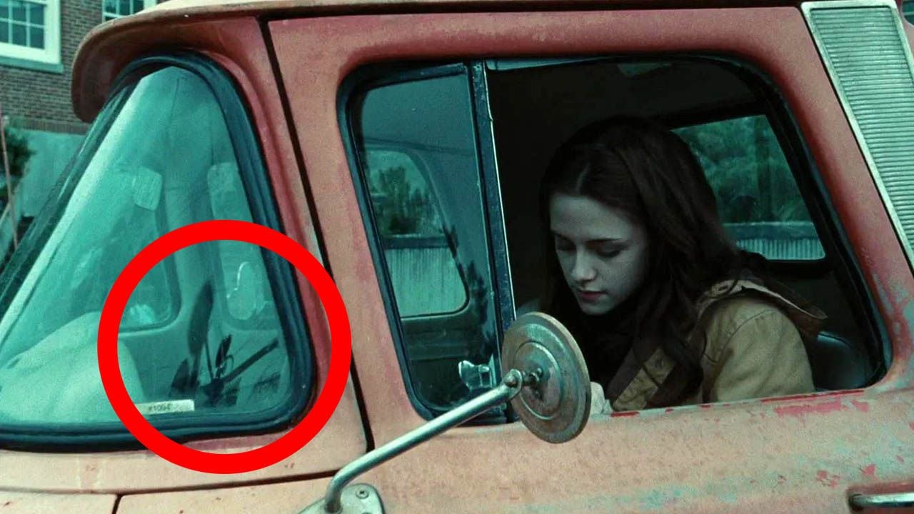 Wenn ihr "Twilight" bei 6 Minuten und 16 Sekunden stoppt, entdeckt ihr ein Detail, das die Macher lieber vor euch versteckt hätten!