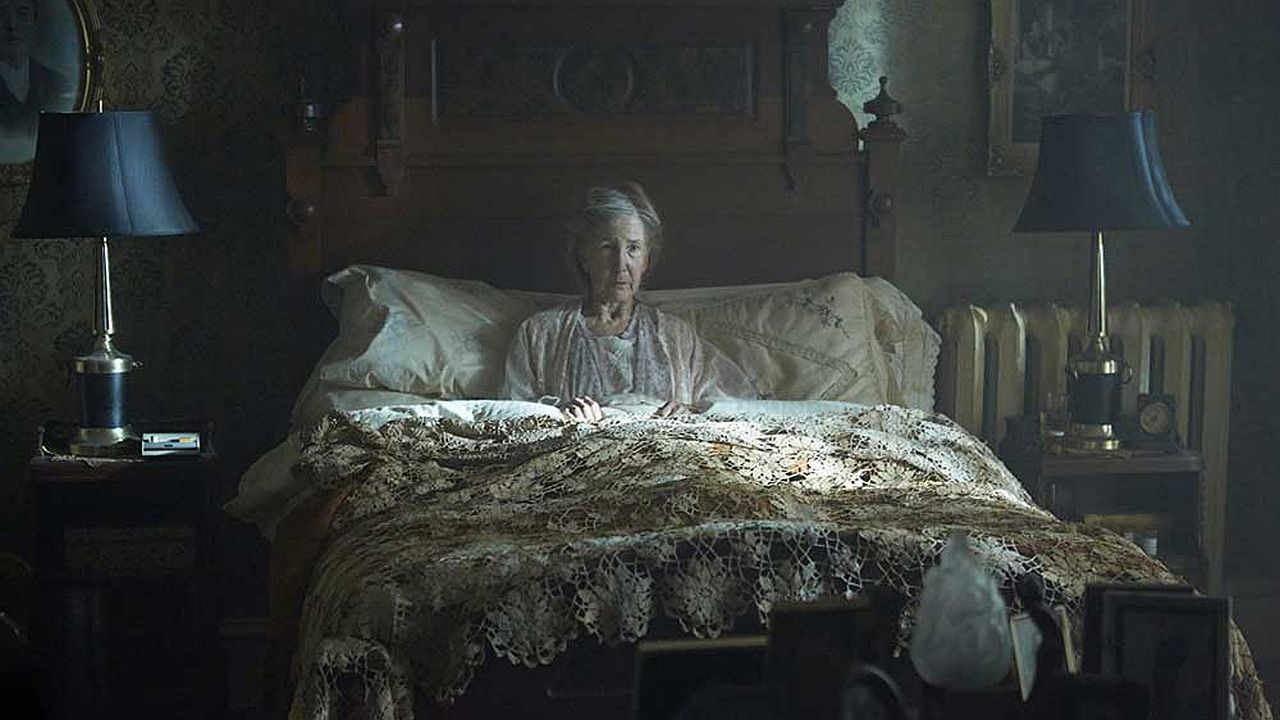 Vorsicht! Gleich klinkt sie aus: Lin Shaye in 