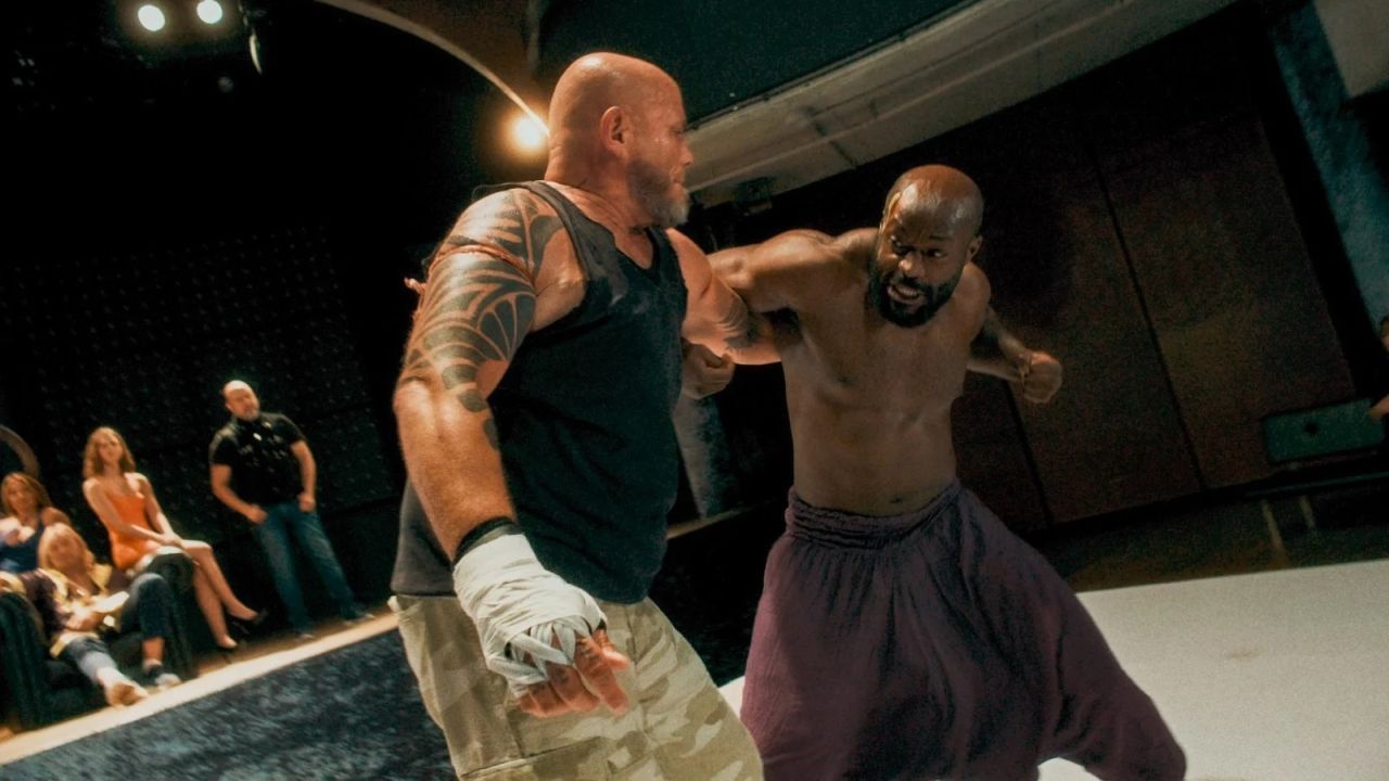 In den saftigen Kampfszenen macht „The Last Kumite“ seiner FSK-18-Freigabe alle Ehre.