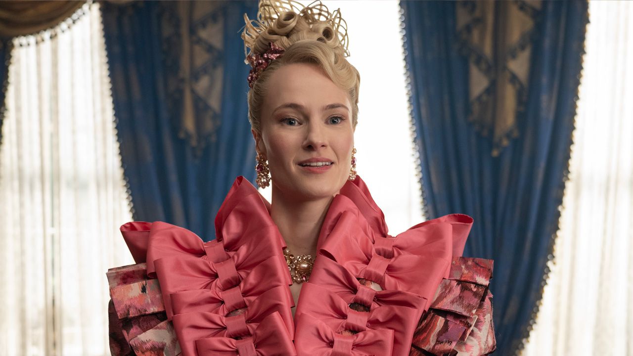 Jessica Madsen als Cressida Penwood in 