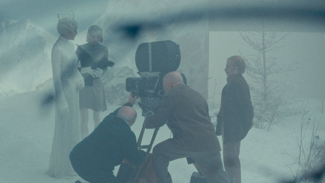 Jeanne wird Teil eines Filmdrehs – doch was ist Fiktion, was Fantastisch?