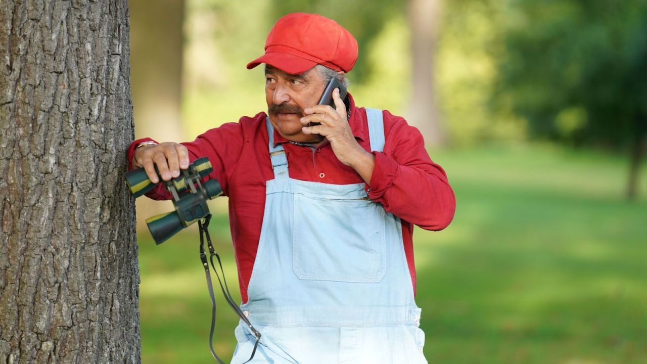 Notfalls greift Monsieur Robert auch ganz tief in die Verkleidungs-Trickkiste.