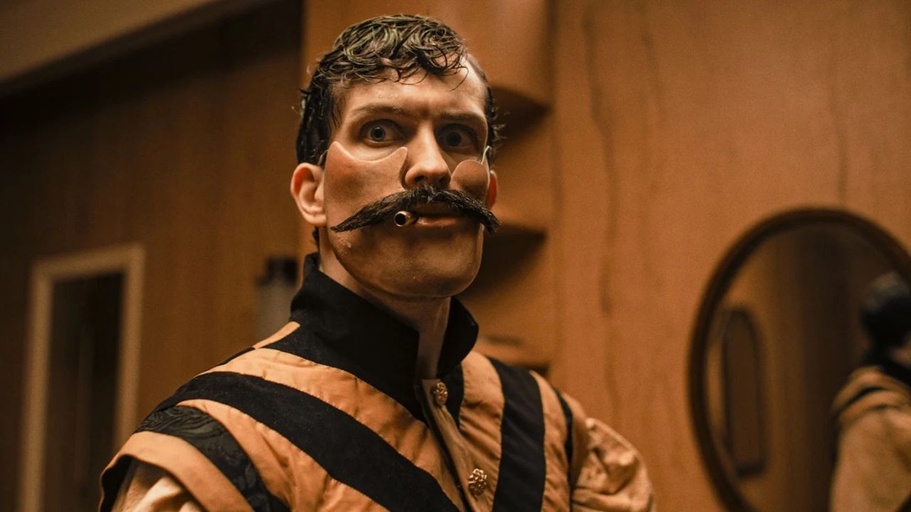 Auf der Queen Mary treiben allerlei kuriose Gestalten ihr blutiges Unwesen!