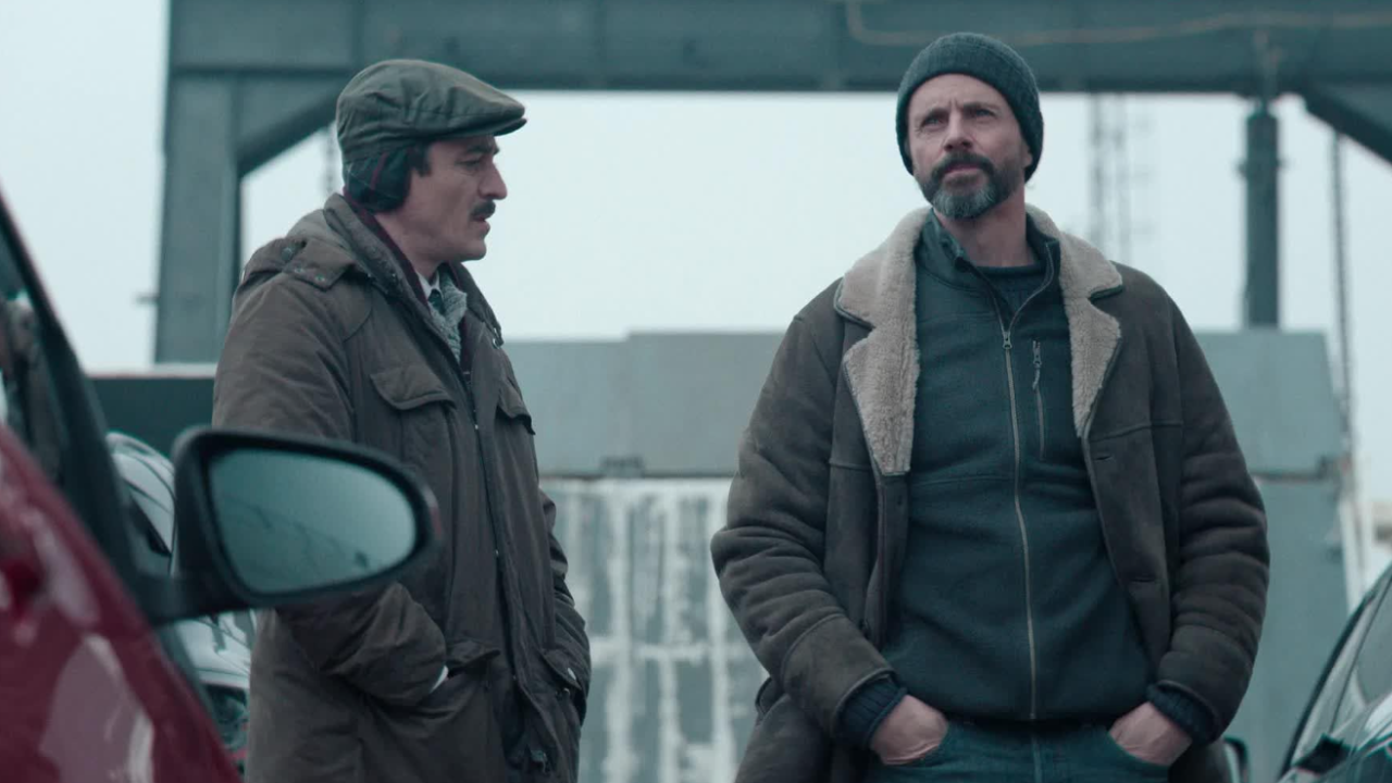 Akram (Manvelov) und Carl (Goode) ermitteln im Fall der verschwundenen Staatsanwältin.