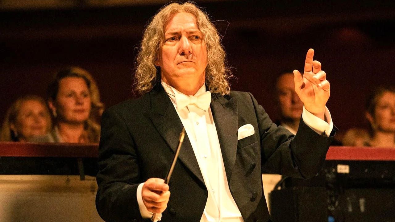 Should Pumuckl move in with opera conductor Hendrik Windmahler (Robert Palfrader) when Florian Eder – supposedly – gives up his workshop?