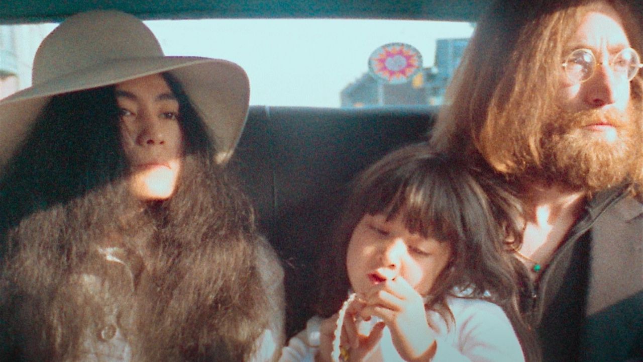 Kevin Macdonald hatte quasi unbeschränkten Zugang zu den Bild- und Tonaufnahmen der damaligen Zeit.