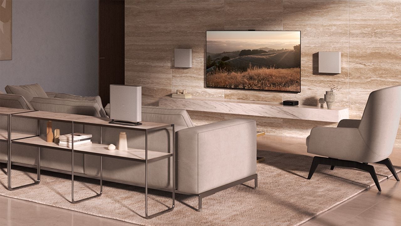 Die vier schönen Lautsprecher von Sony fügen sich nahtlos in jedes Wohnzimmer ein.