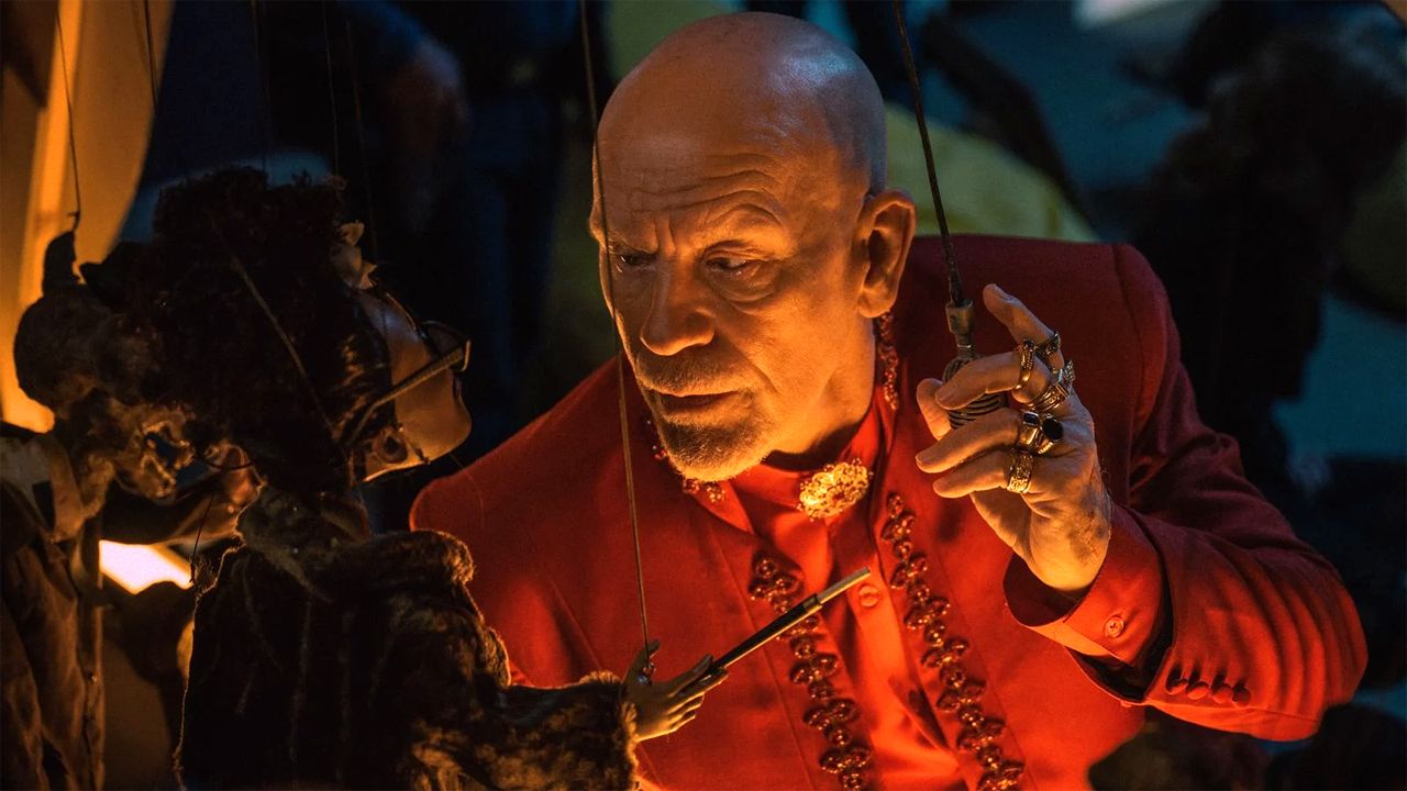 John Malkovich hat mal wieder Freude an der Exzentrik.