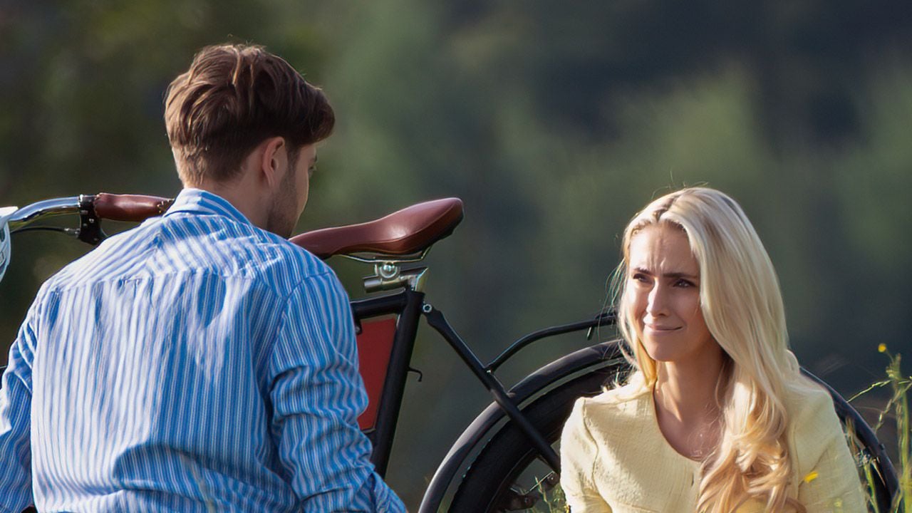 Sturm der Liebe"-Vorschau: Henry küsst Larissa leidenschaftlich - TV-Starts  bei FILMSTARTS.de