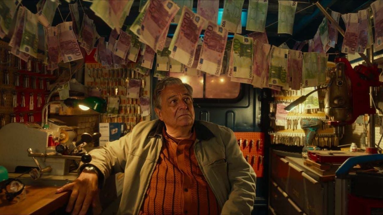 Das ist der Ex-Safeknacker Hippolyte (Christian Clavier) nicht gewöhnt: Zum ersten Mal soll er einen Tresor öffnen, um Geld hineinzulegen! 