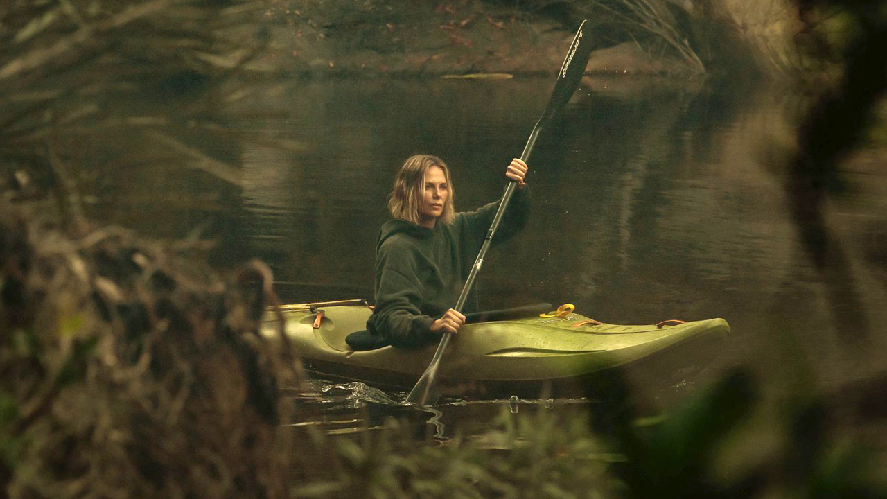 Viele Kajak-Szenen wurden nicht in der Wildnis, sondern für kontrollierbare Bedingungen auf einem künstlich angelegten Fluss gedreht.