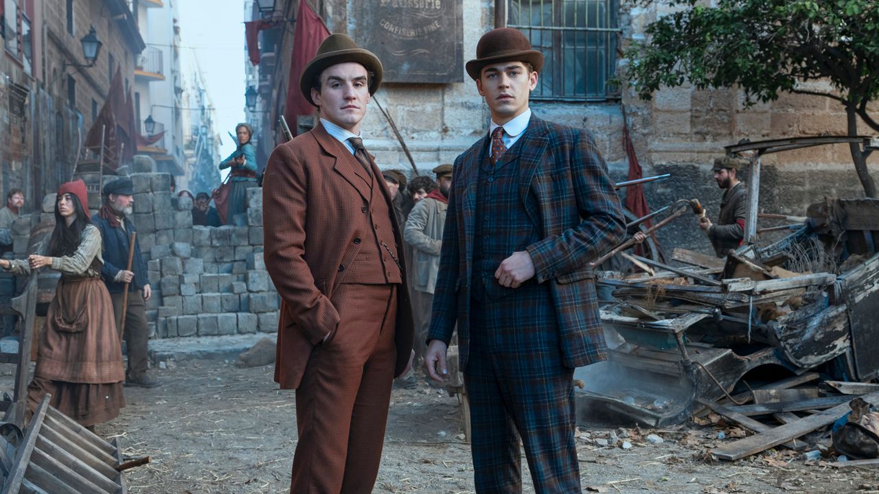 Dónal Finn (links) und Hero Fiennes Tiffin (rechts)