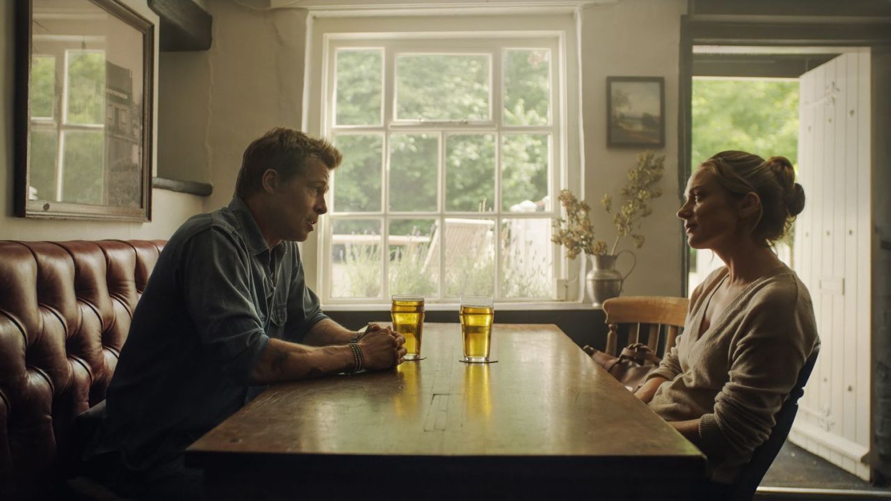 Brad Pitt und Kerry Condon dürften auch gerne mal zusammen eine Screwball-Komödie drehen.