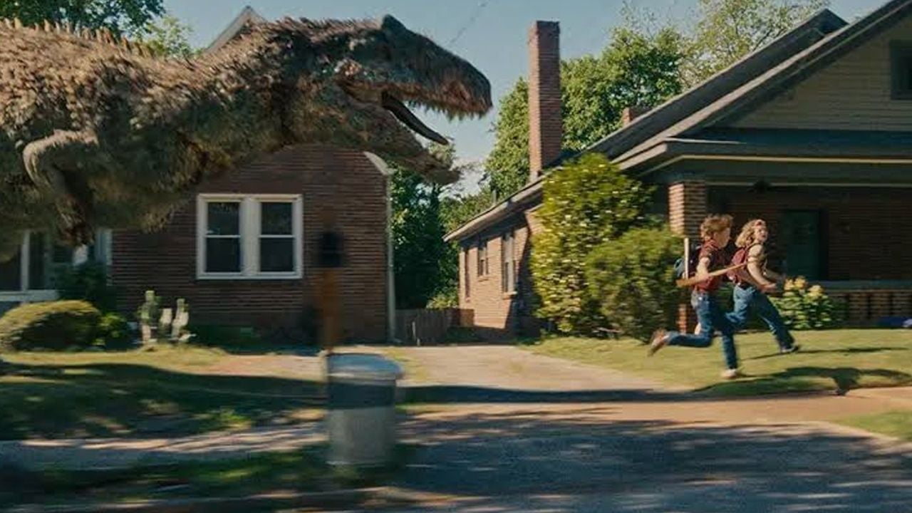 "Ich bin selbst überrascht, dass das Studio kein Veto eingelegt hat": Wir sprechen mit David Robert Mitchell über sein Dino-Meisterwerk "The End Of Oak Street"