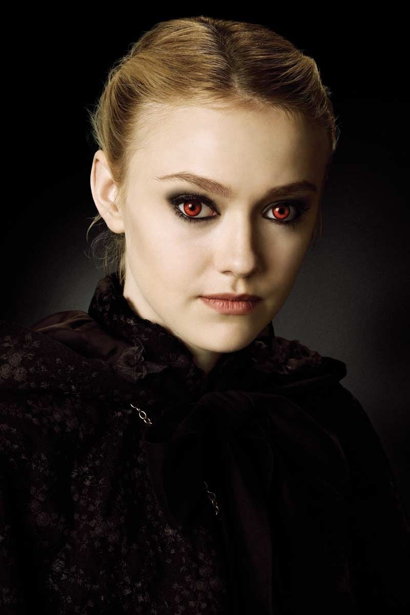 Bild Zu Dakota Fanning New Moon Bis S Zur Mittagsstunde Bild Dakota Fanning Stephenie Meyer Filmstarts De