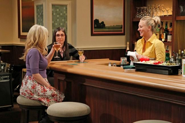 Bild zu Kaley Cuoco - The Big Bang Theory : Bild Mayim Bialik, Kaley ...