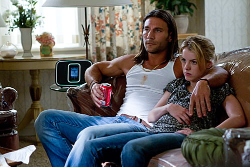 Shameless Us Bild Laura Wiggins Zach Mcgowan 622 Von 732 Filmstarts De