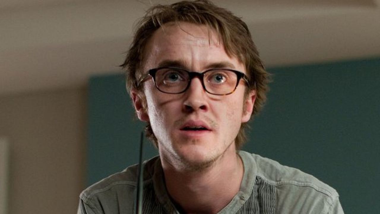 Hitlers Leiche Und Werwolf Partisanen Harry Potter Bosewicht Tom Felton Stosst Zu Burial Kino News Filmstarts De