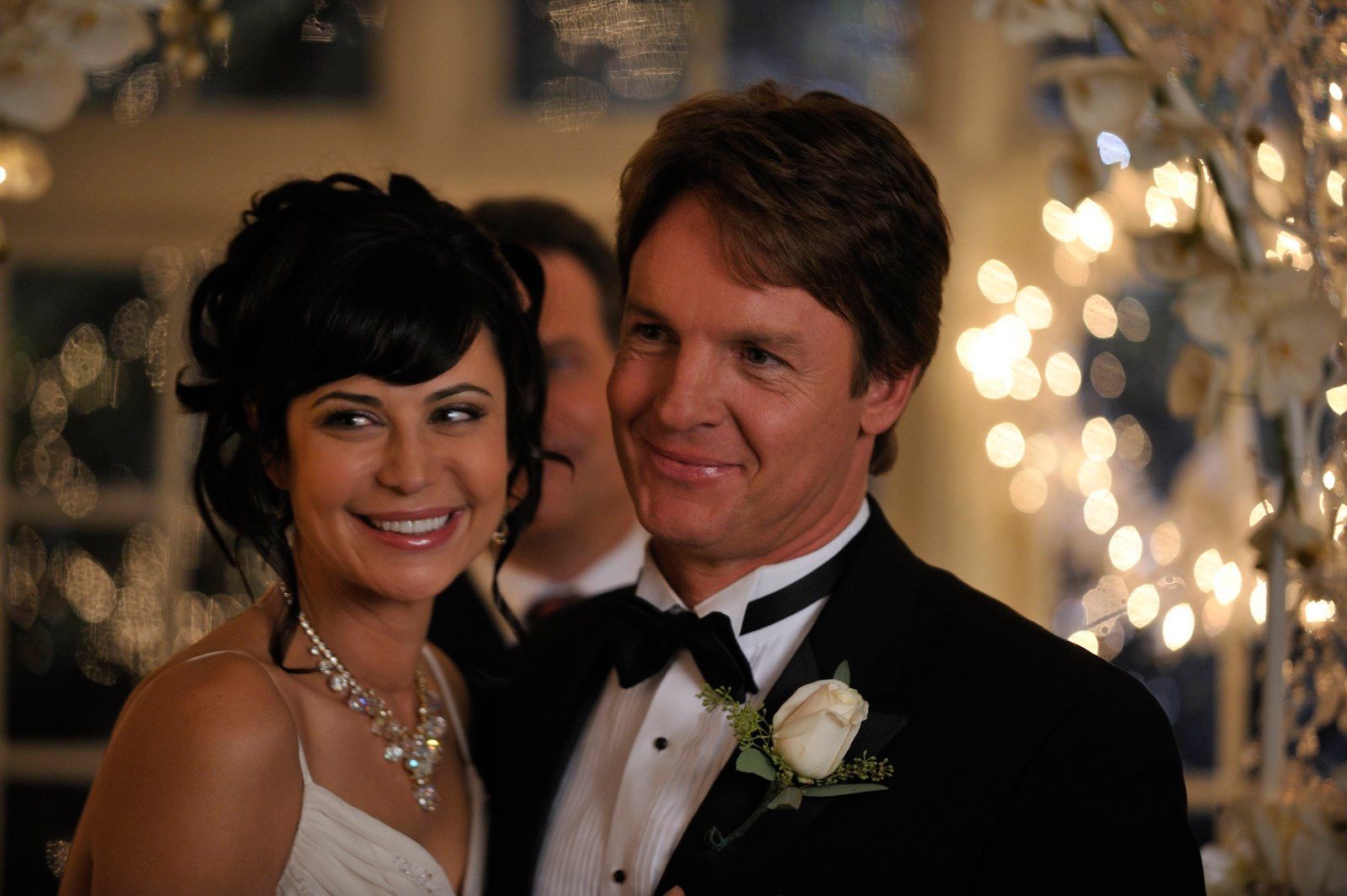 Bild zu Catherine Bell Cassie Eine verhexte Hochzeit Bild Catherine Bell, Chris Potter