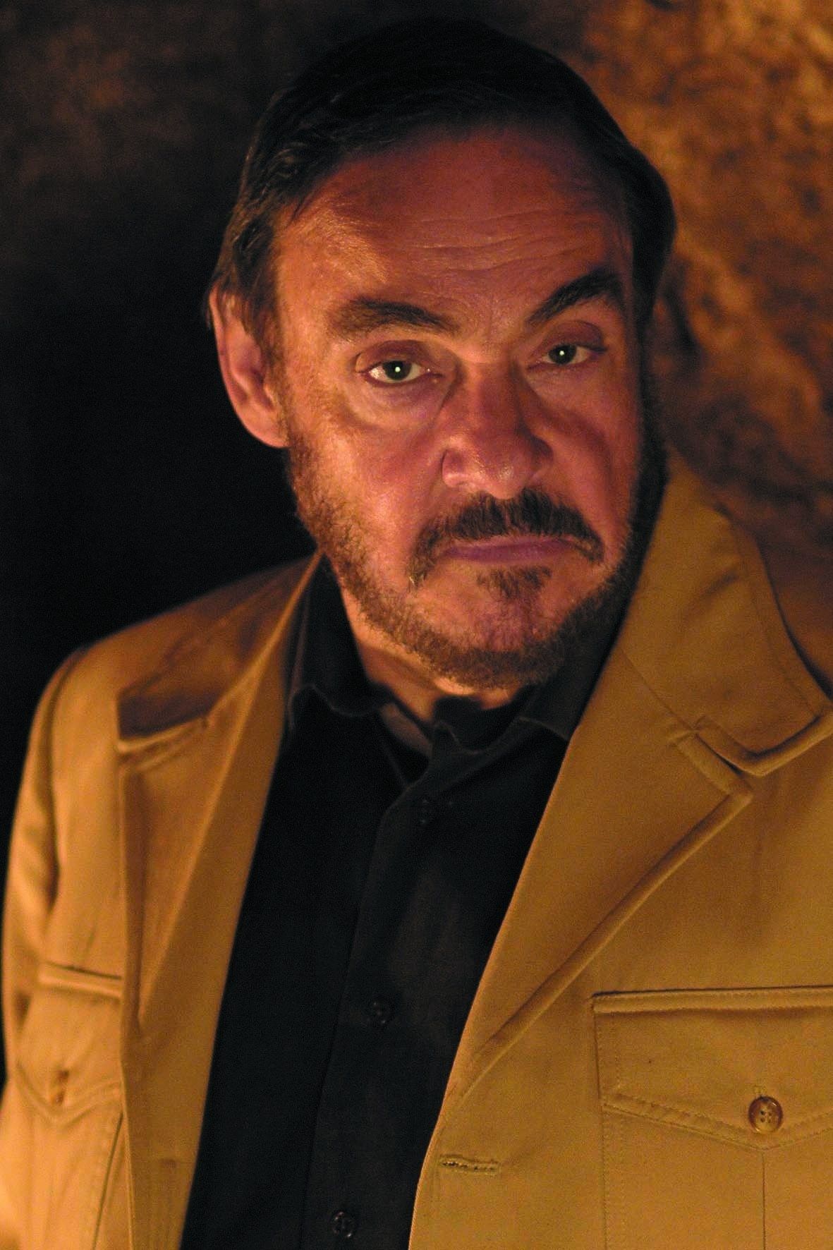 Filme Und Serien Von John Rhys-davies Bild zu John Rhys-Davies - Prisoners of the Sun : Bild John Rhys-Davies