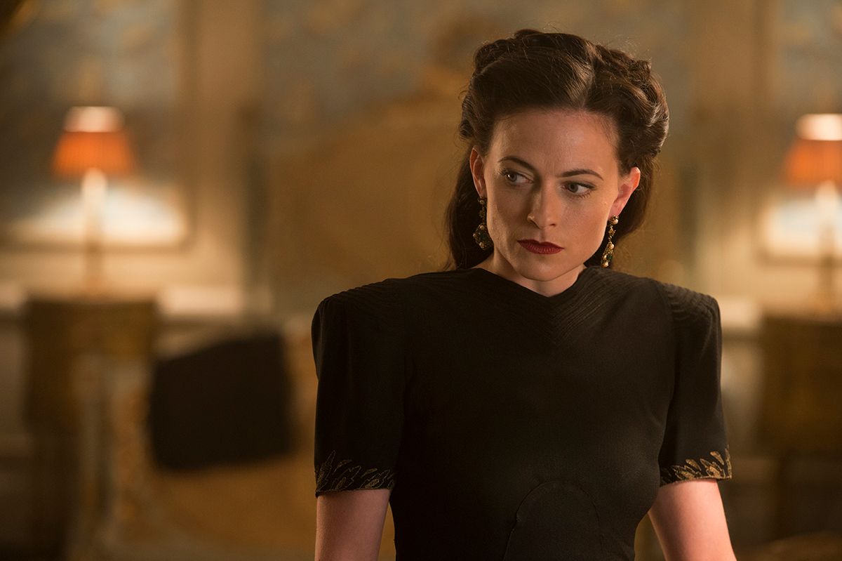 Filme Und Serien Von Lara Pulver Fleming: Bild Lara Pulver - 6 von 20 - FILMSTARTS.de