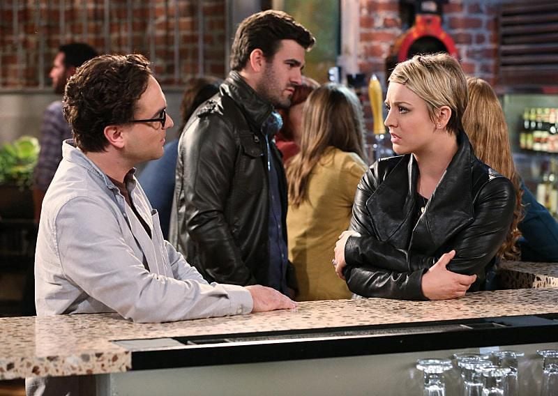 Bild zu Kaley Cuoco - The Big Bang Theory : Bild Kaley Cuoco, Johnny ...