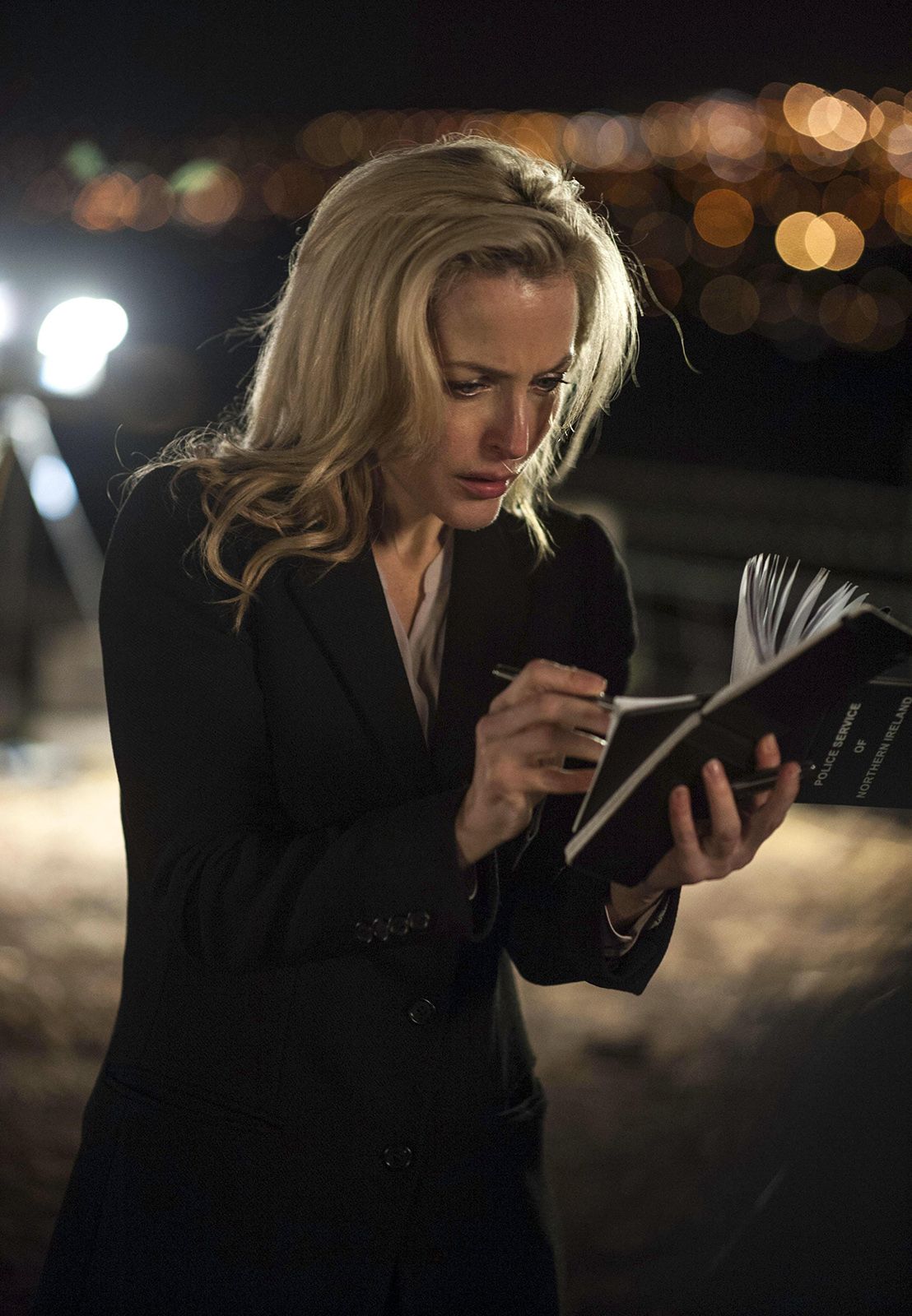 Bild zu Gillian Anderson Bild Gillian Anderson FILMSTARTS.de Bild zu Gillian Anderson Bild Gillian Anderson FILMSTARTS.de