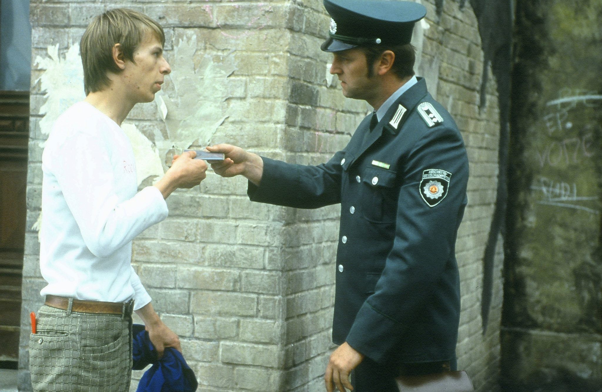 Am Anderen Ende Der Sonnenallee Foto zum Film Sonnenallee - Bild 4 auf 13 - FILMSTARTS.de