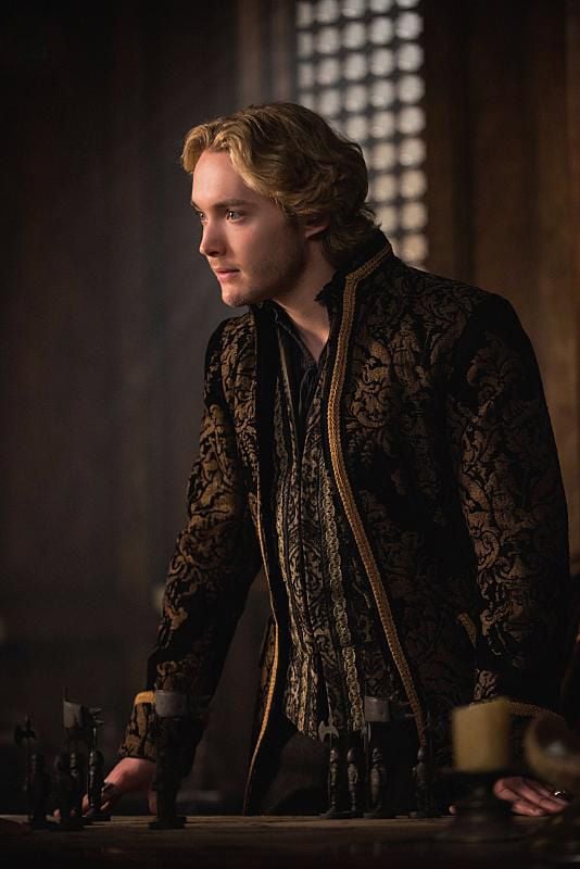 Reign Bild Toby Regbo 201 von
