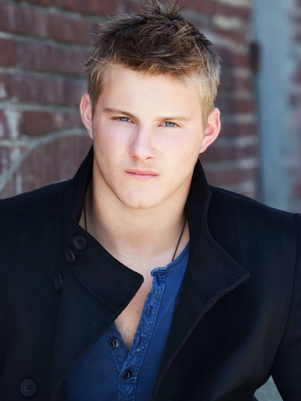 Bild Zu Alexander Ludwig - Kinoposter Alexander Ludwig - Foto 27 Von ...