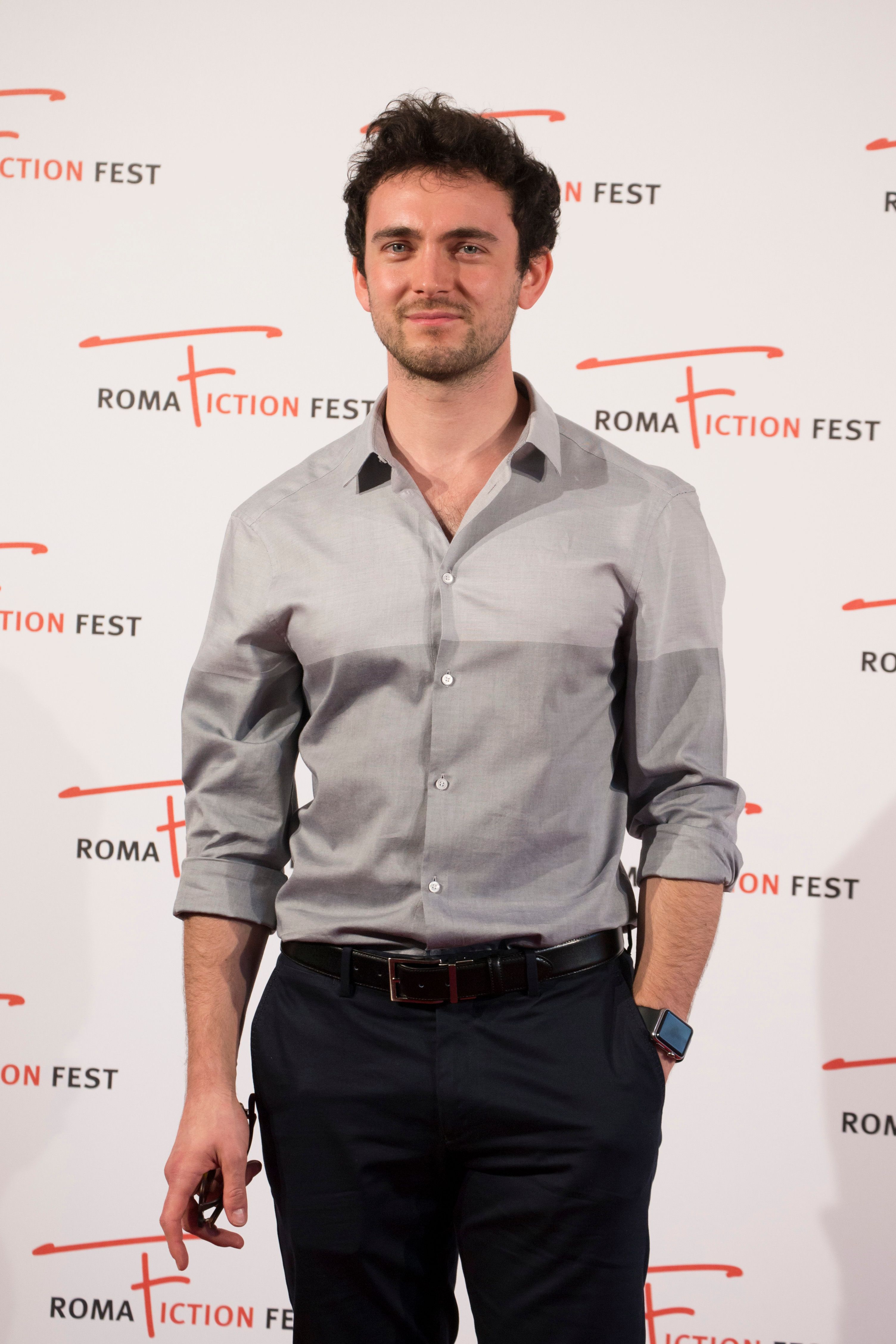 Bild zu George Blagden - Vignette (magazine) George Blagden - Foto 10 ...