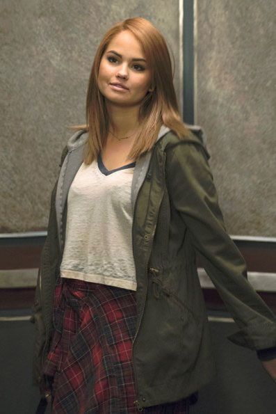 Detective Laura Diamond: Detective Laura Diamond : Bild Debby Ryan - 10 ...