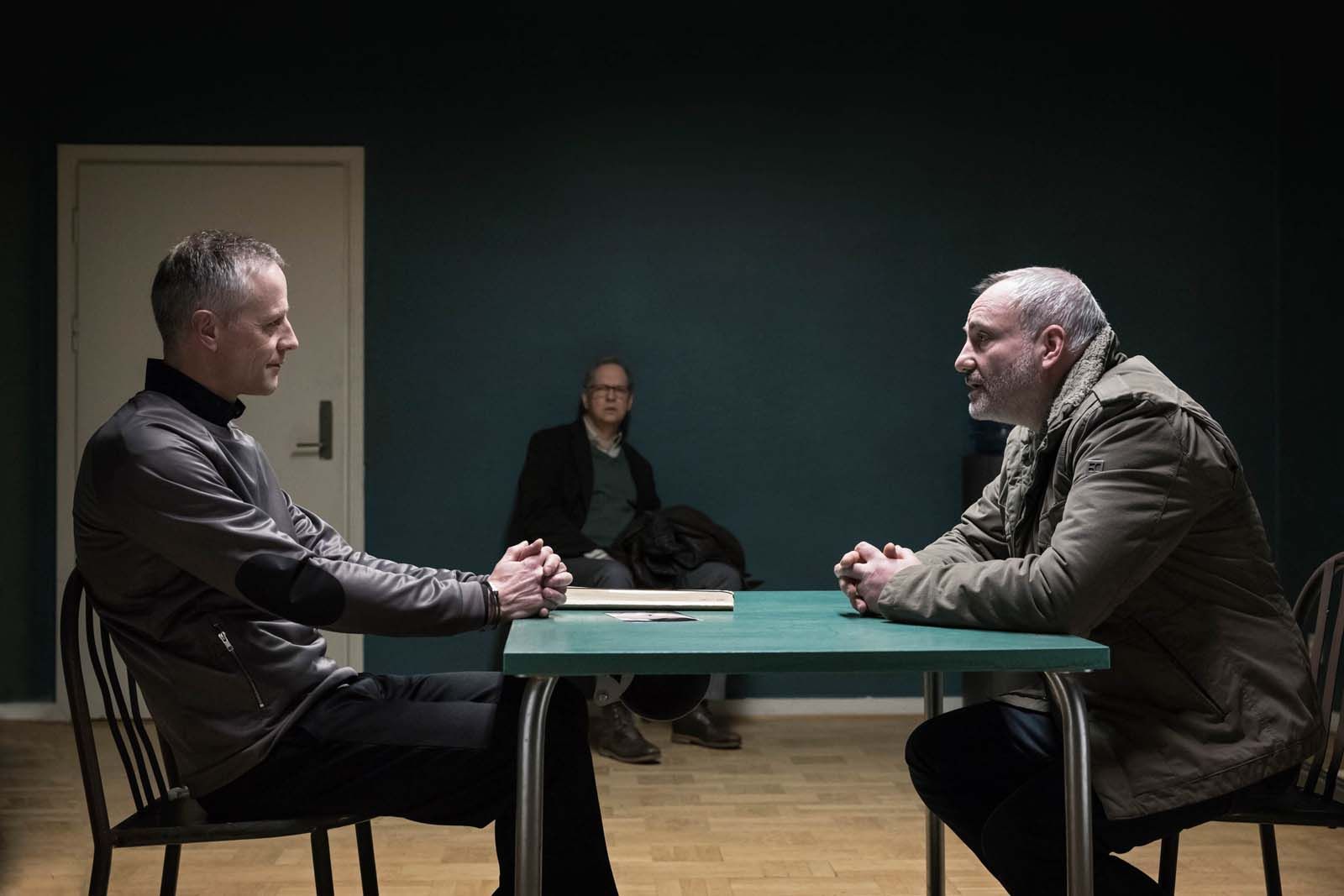 Bild zu Kim Bodnia Bild Lars Simonsen, Kim Bodnia Foto 19 von 38 FILMSTARTS.de Bild zu Kim Bodnia Bild Lars Simonsen, Kim Bodnia Foto 19 von 38 FILMSTARTS.de