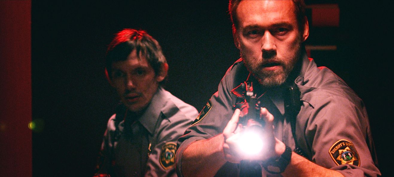 Foto zum Film Dark Was The Night Bild 4 auf 10 FILMSTARTS.de