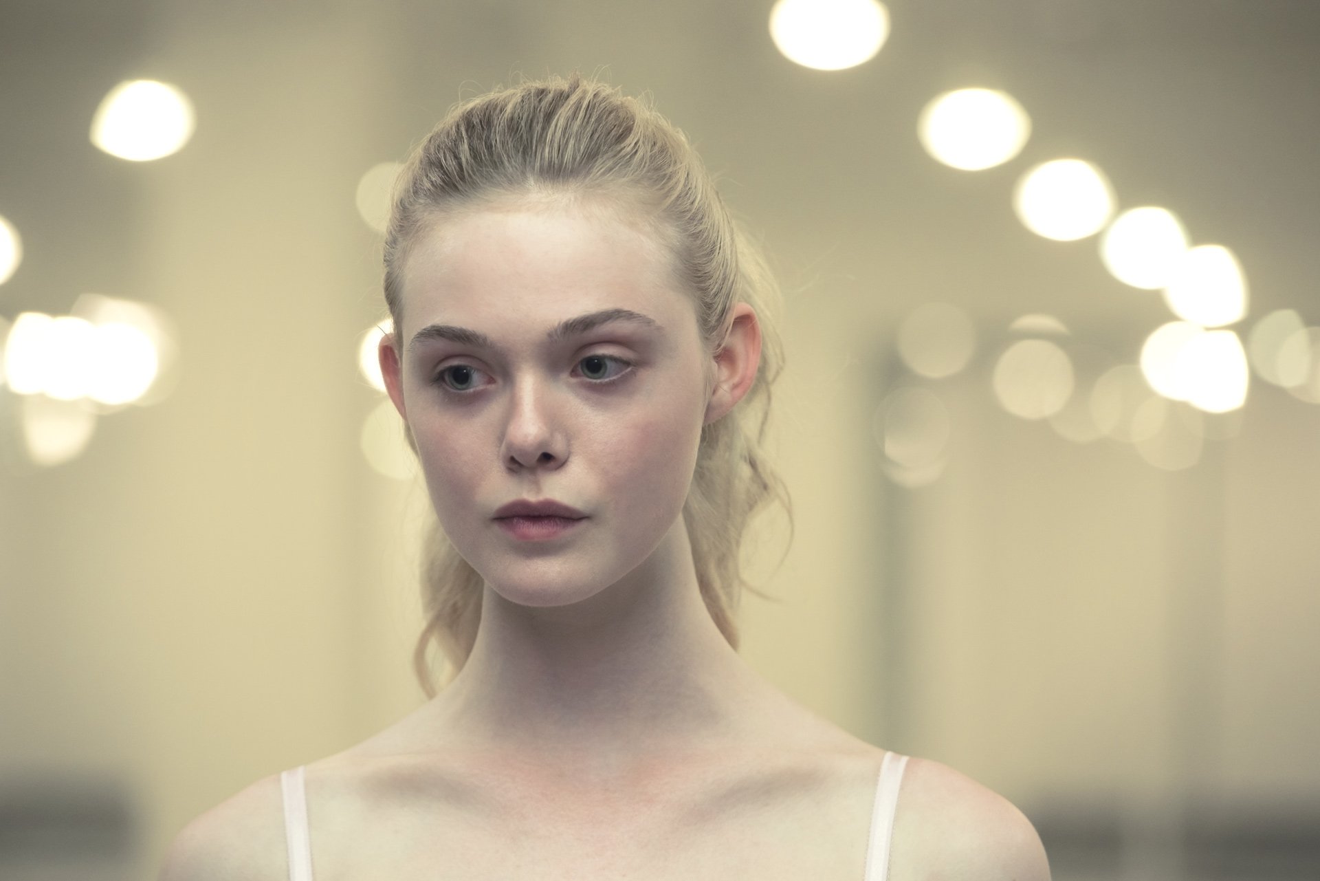 Bild Zu Elle Fanning The Neon Demon Bild Elle Fanning Filmstarts De