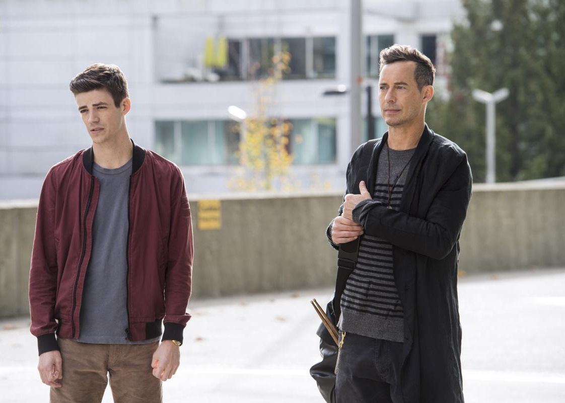 Filme Und Serien Von Tom Cavanagh Bild zu Tom Cavanagh - The Flash : Bild Tom Cavanagh, Grant Gustin