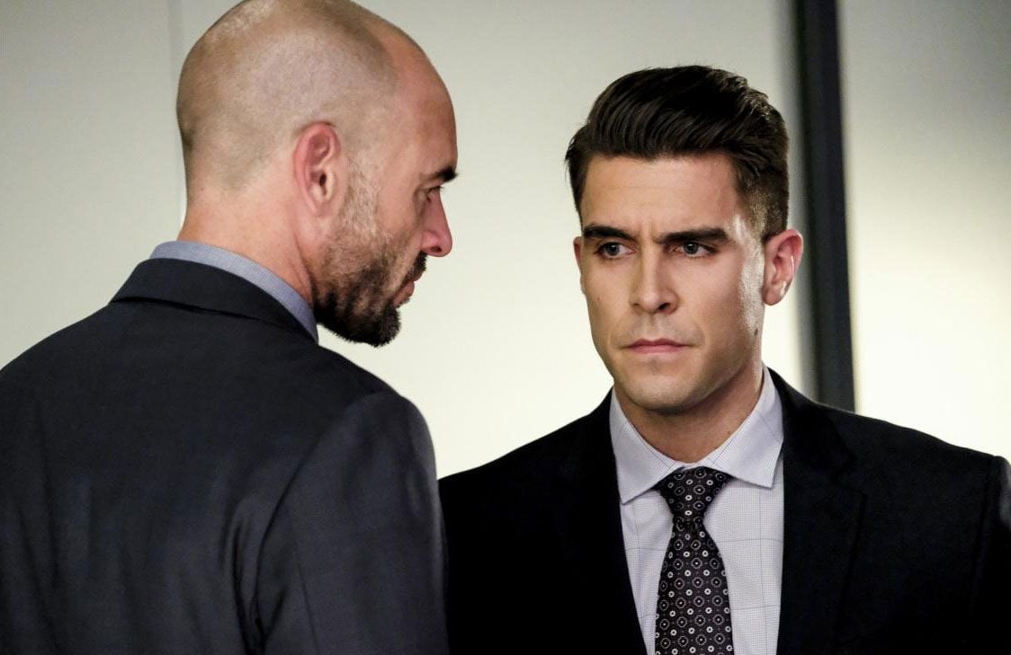 Arrow Bild Josh Segarra, Paul Blackthorne 278 von 1145 FILMSTARTS.de Arrow Bild Josh Segarra, Paul Blackthorne 278 von 1145 FILMSTARTS.de