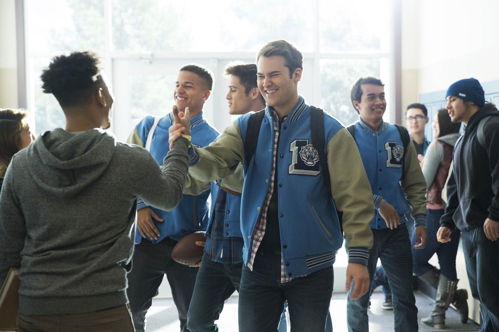 Tote Mädchen Lügen Nicht Tyler Besen Folge Tote Mädchen lügen nicht: Tote Mädchen lügen nicht : Bild Justin