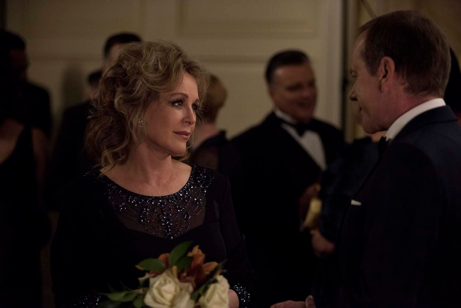 Designated Survivor: Designated Survivor : Bild Bonnie Bedelia - 98 von 199  - FILMSTARTS.de