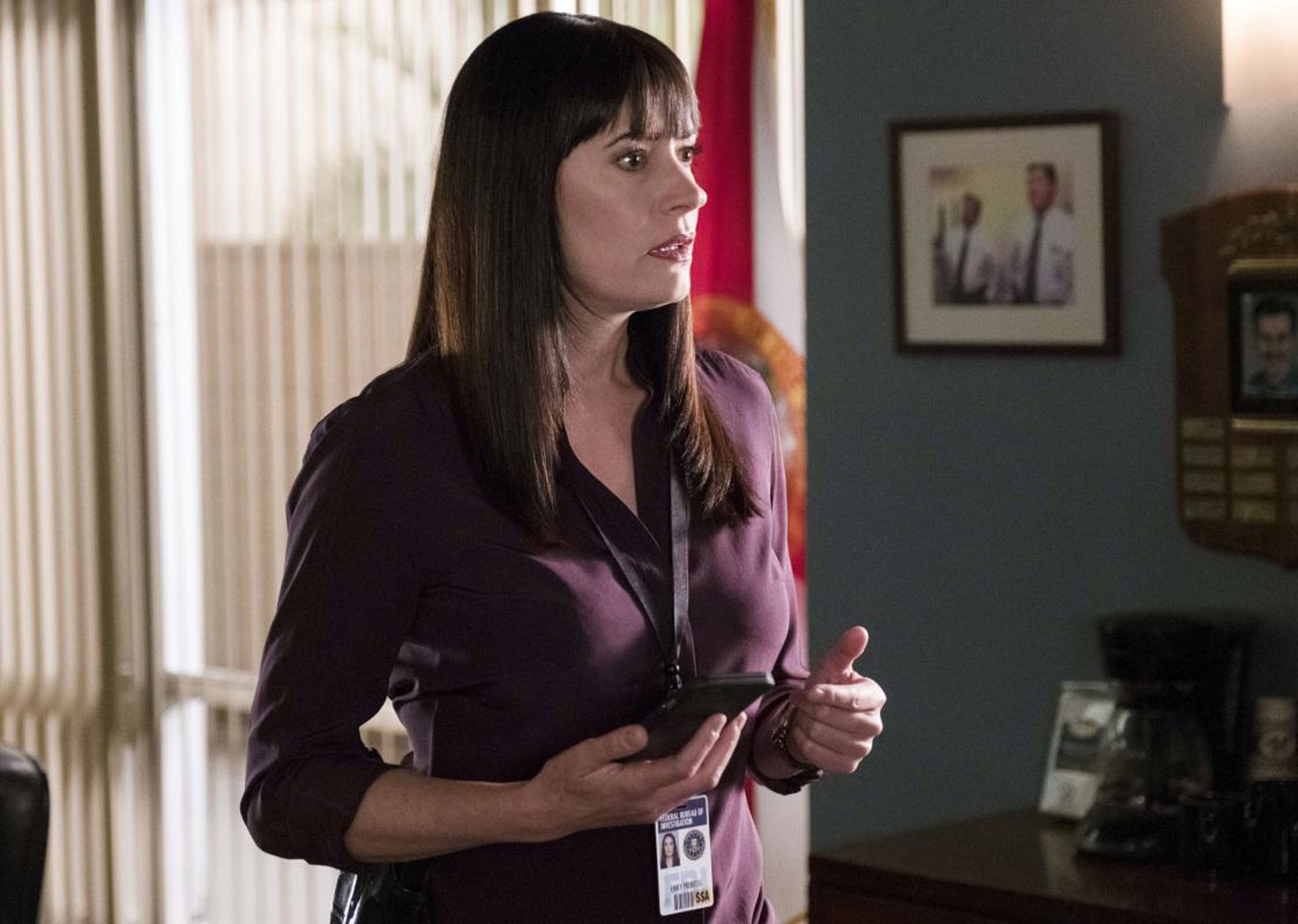 Мыслить как преступник элл гринуэй. Emily prentiss. Мыслить как приступить. Criminal minds team-. Мыслить как преступник нетфликс.