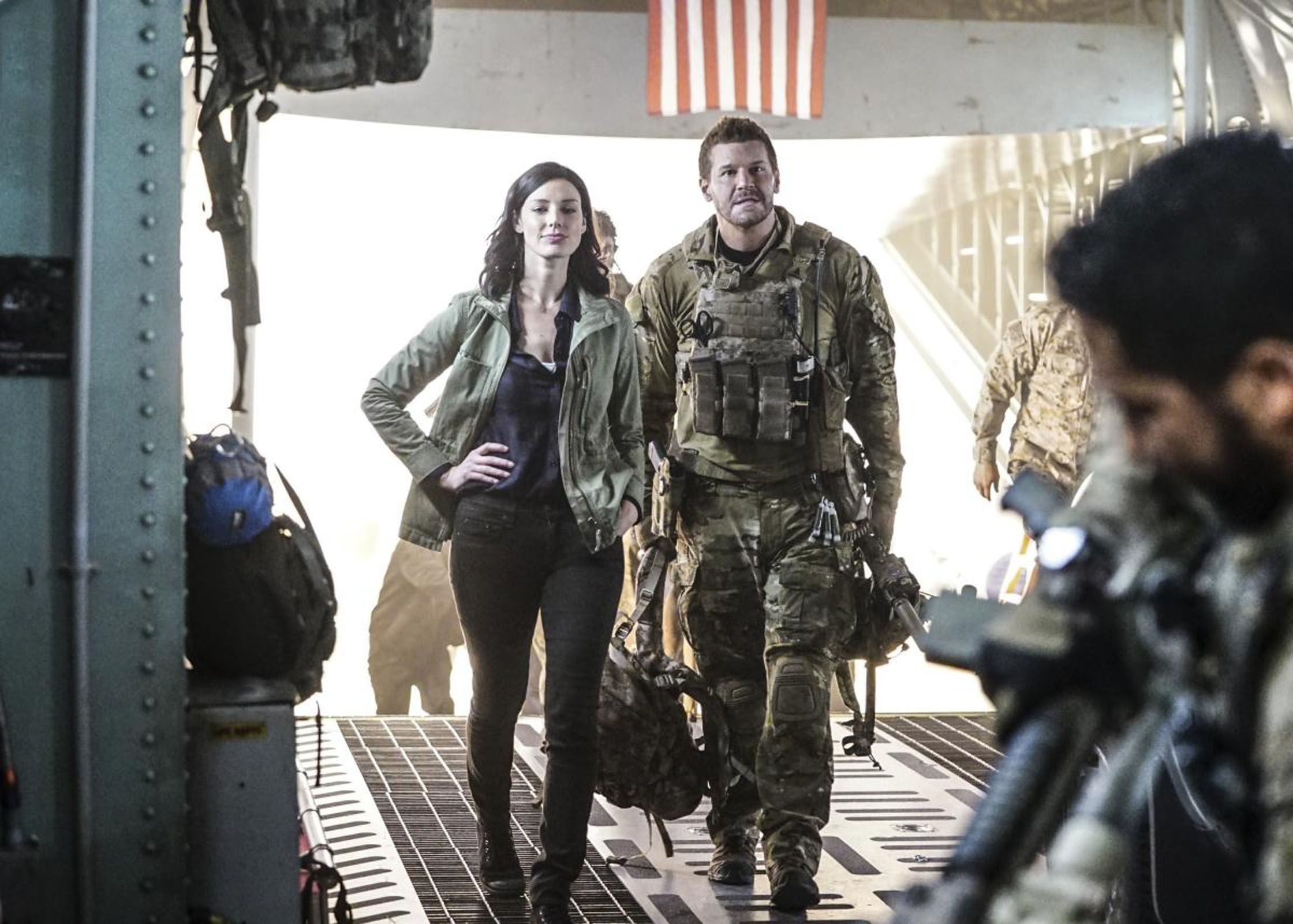 SEAL Team Bild David Boreanaz, Jessica Paré 291 von 335 FILMSTARTS.de SEAL Team Bild David Boreanaz, Jessica Paré 291 von 335 FILMSTARTS.de