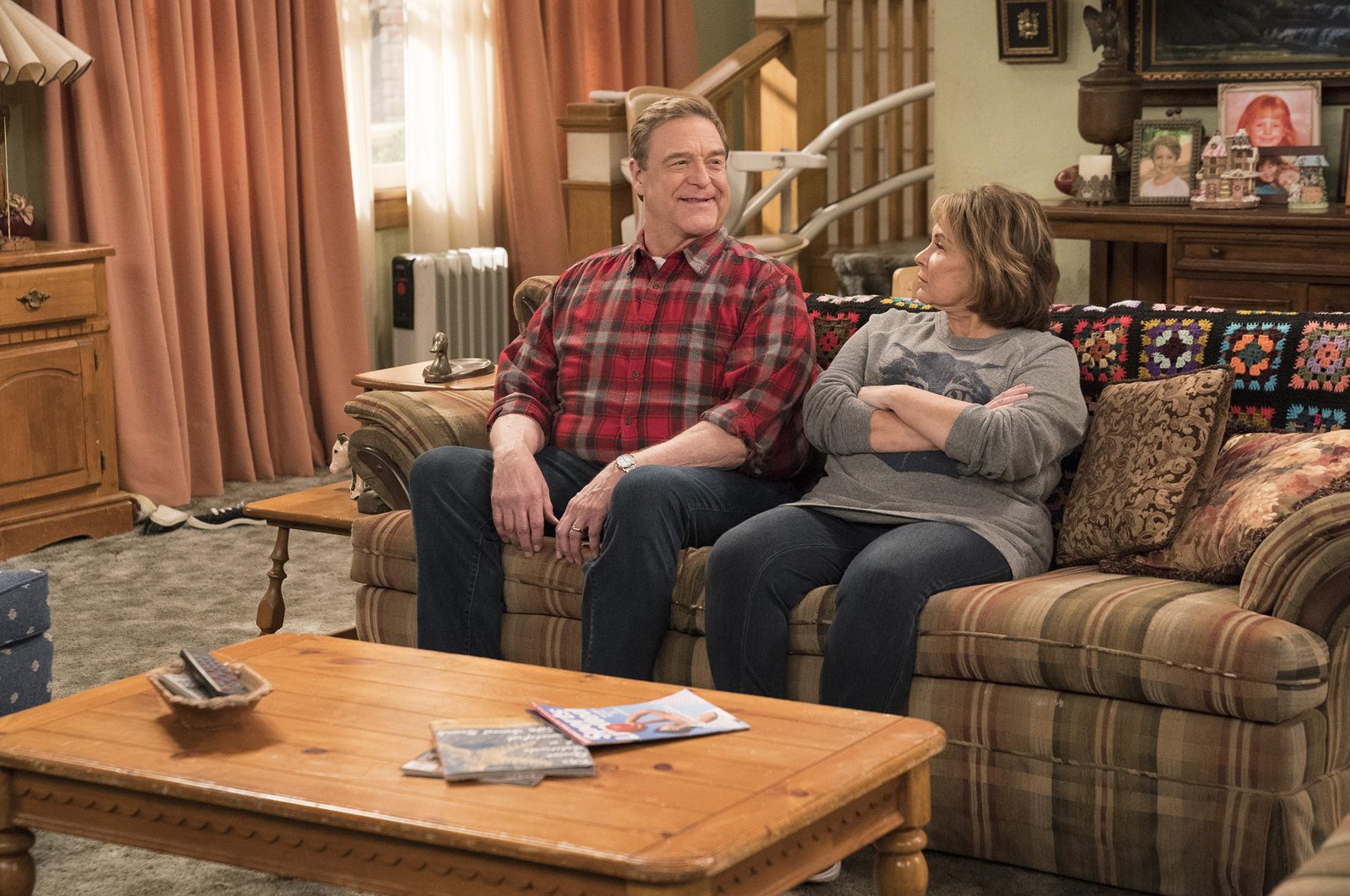 Roseanne: Bild John Goodman, Roseanne Barr - 18 Von 63 - FILMSTARTS.de