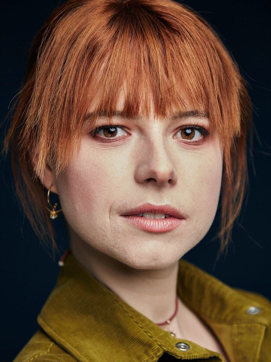 Bild Zu Jessie Buckley - Kinoposter Jessie Buckley - FILMSTARTS.de