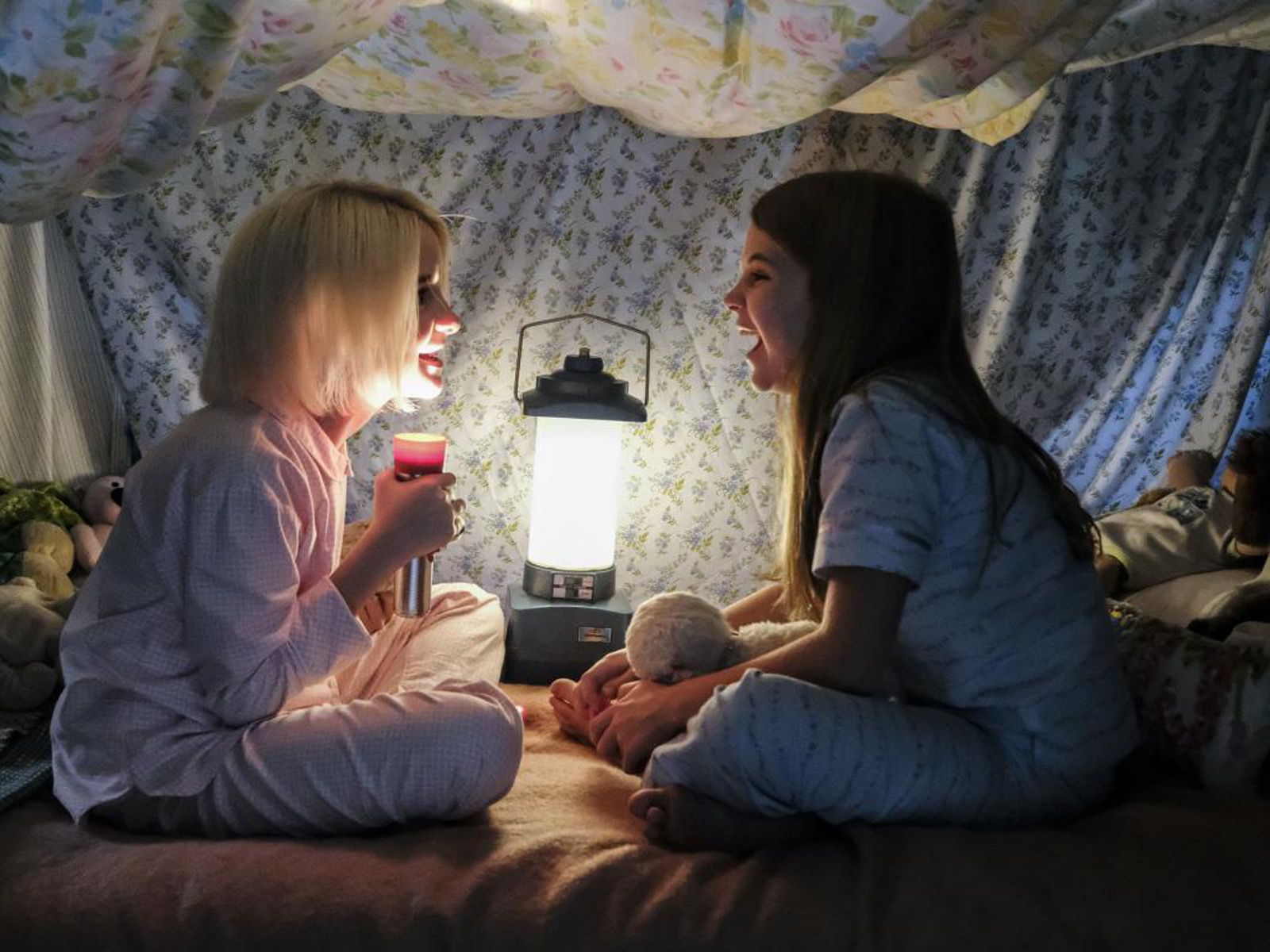 Bild zu Raegan Revord - Young Sheldon : Bild Mckenna Grace, Raegan