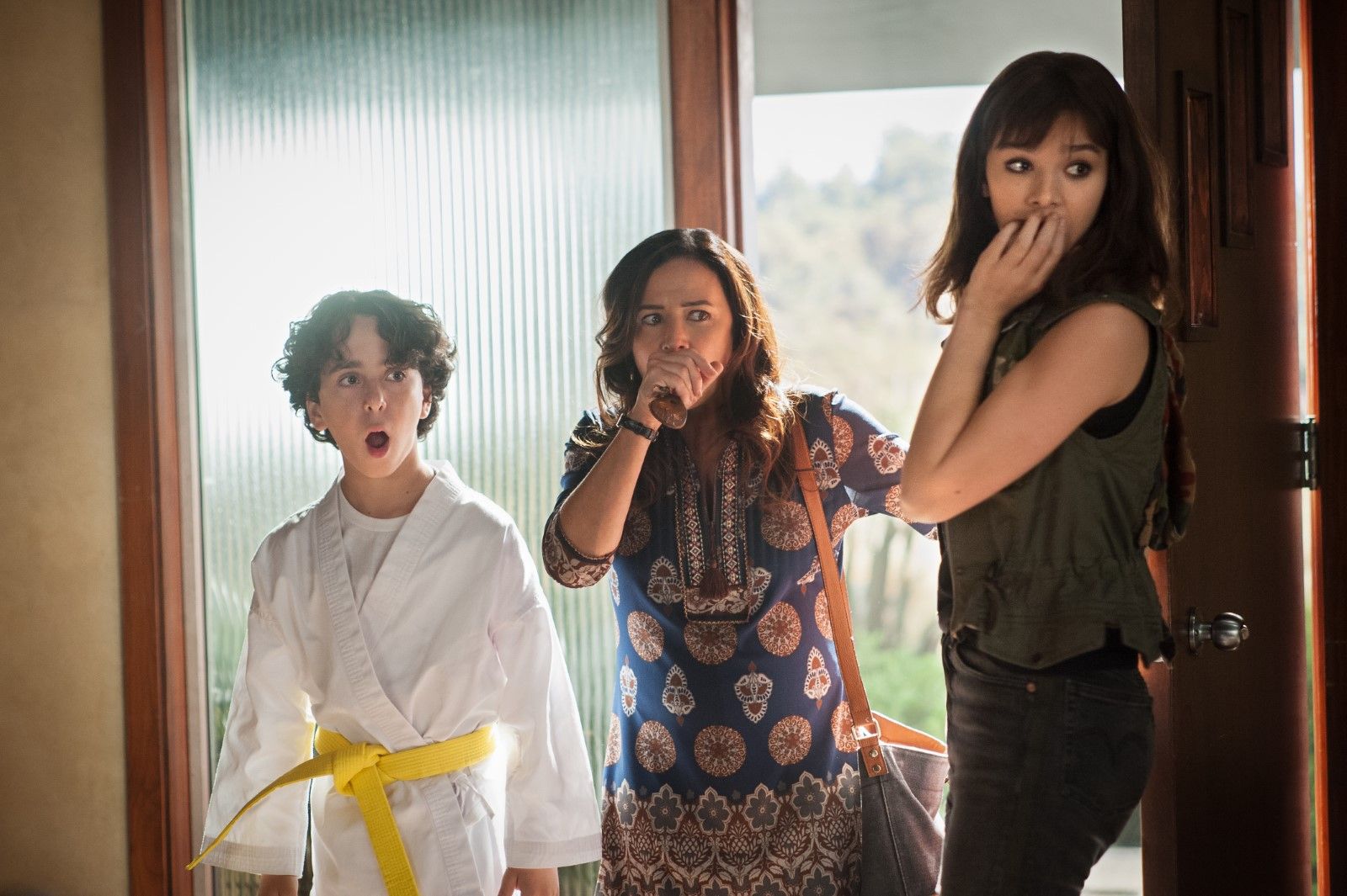 Bild Zu Pamela Adlon Bumblebee Bild Hailee Steinfeld Jason Drucker Pamela Adlon Filmstarts De