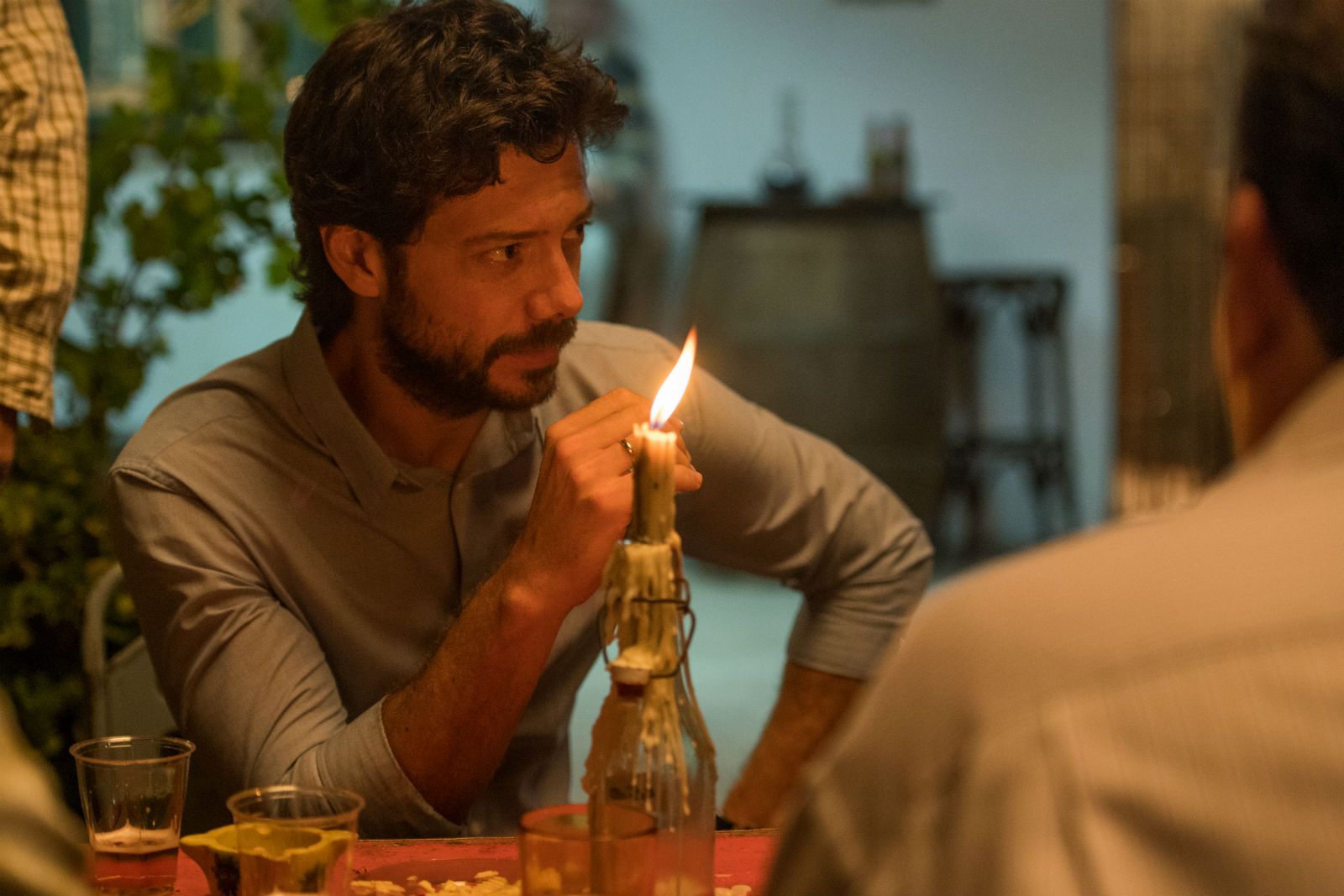 Bild zu Álvaro Morte - The Pier - Die fremde Seite der Liebe : Bild ...