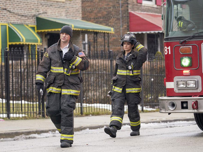 Chicago Fire Bild Jesse Spencer Miranda Rae Mayo Von