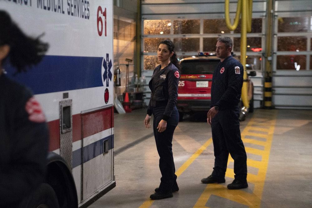 Bild Zu Taylor Kinney - Chicago Fire : Bild Taylor Kinney, Miranda Rae ...