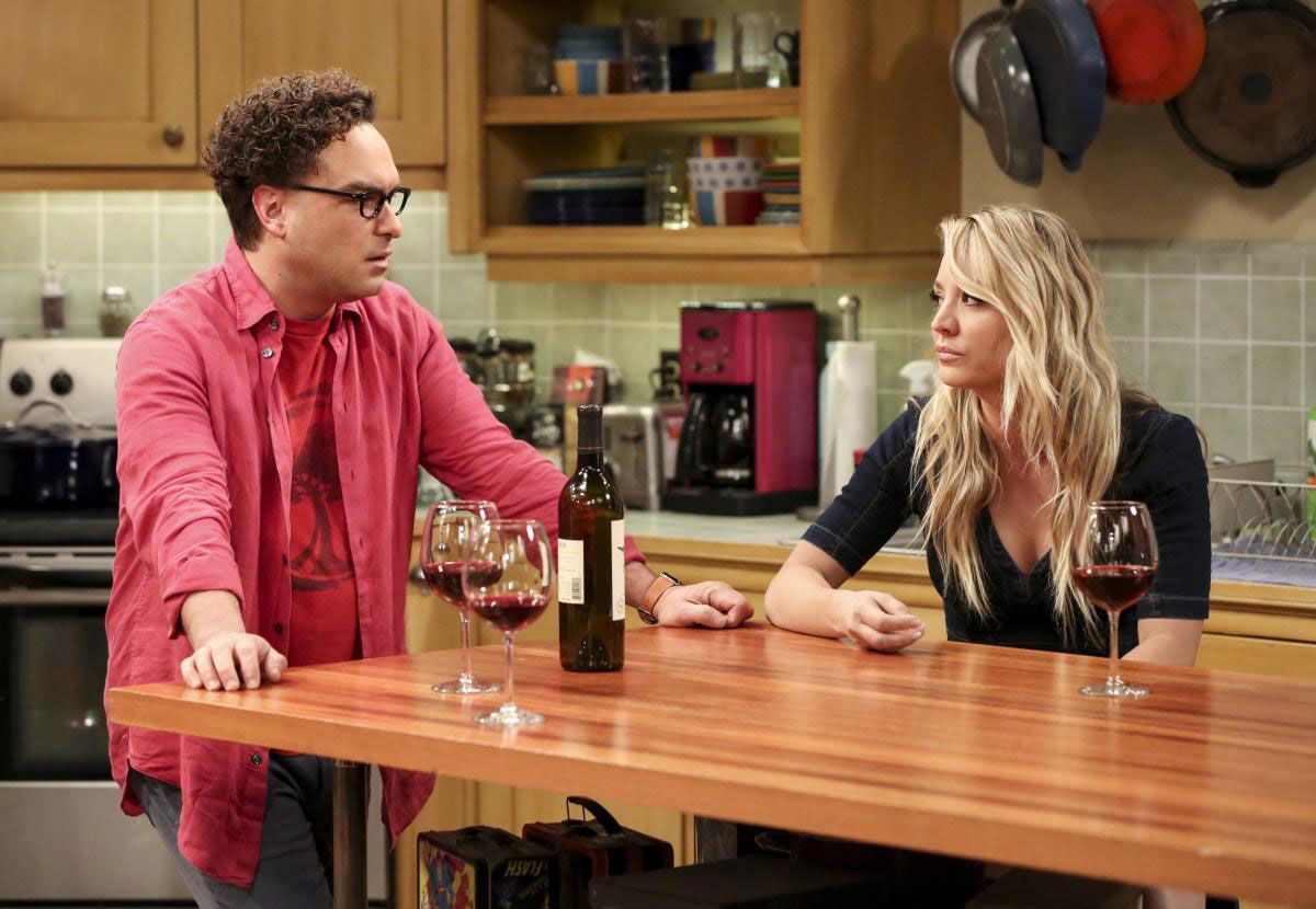 Bild zu Kaley Cuoco - The Big Bang Theory : Bild Kaley Cuoco, Johnny ...