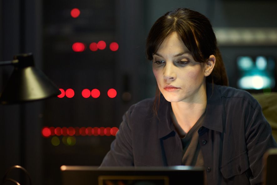 Filme Und Serien Von Sylvia Hoeks Bild zu Sylvia Hoeks - All The Devil’s Men : Bild Sylvia Hoeks - Foto